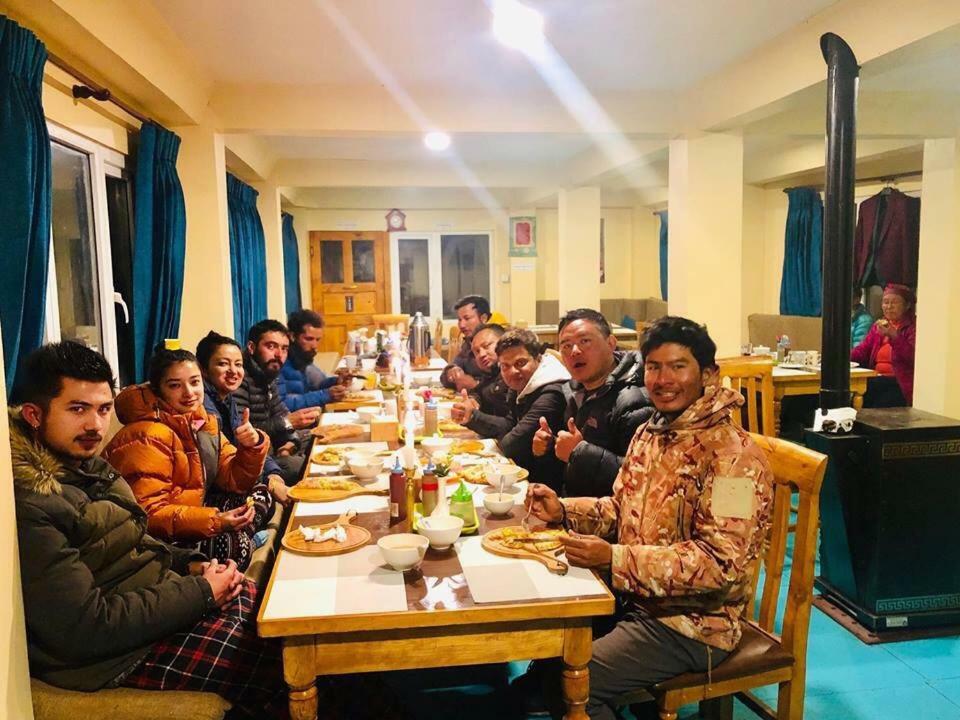 Gokyo Thanka Inn Khumjung Bagian luar foto